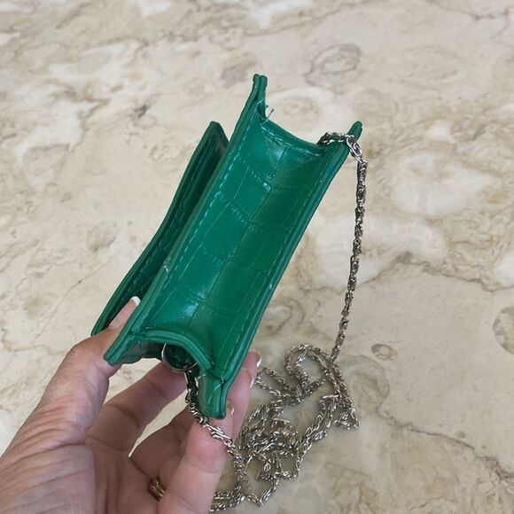 Ultra Mini Le Chiquito Green Croc Embossed Faux Leather Bag w/ Chain Strap - Picture 9 of 10